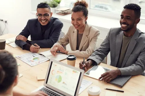 Las mejores aplicaciones para empleados que transforman tu equipo 1 Imagen aleatoria